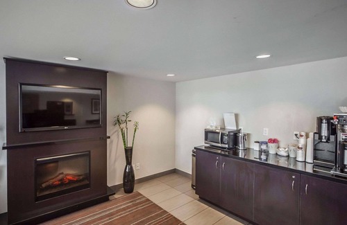 West Edmonton Hotel | Comfort Inn West Edmonton