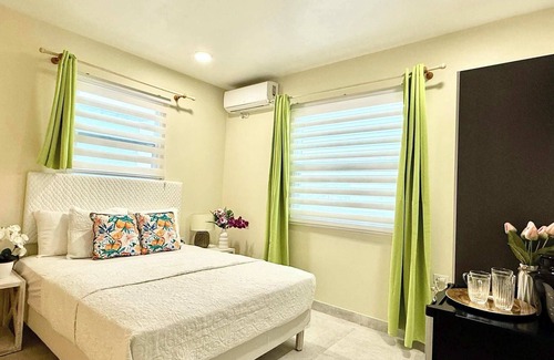 Simpson Bay Hotel | Comfort Room 10 with AC and Rooftop Pool