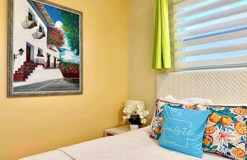 Simpson Bay Hotel | Comfort Room 10 with AC and Rooftop Pool