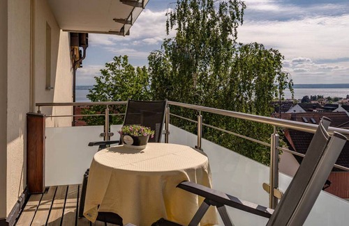 Hagnau Apartment | Comfort Room with Side Lake View, Balcony and Wi-Fi