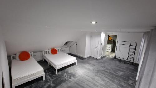 Windsor House | Comfort Sleep - Rooms with shared facilities