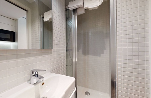 17th Arrondissement Hotel | Comfort Studio in a Premium Residence- Sport/rooftop