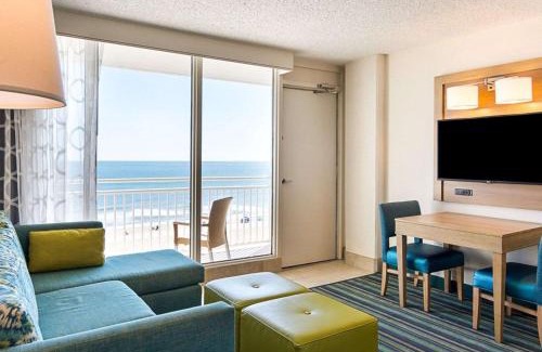 Northeast Virginia Beach Hotel | Comfort Suites Beachfront