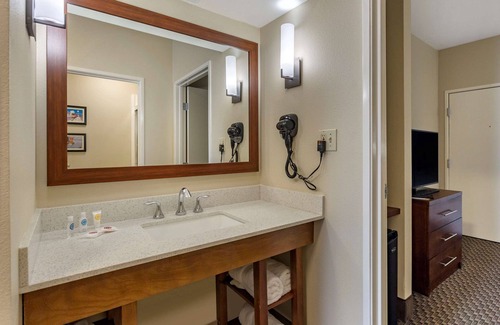 Cordova Hotel | Comfort Suites Cordova