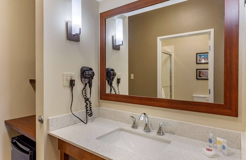 Cordova Hotel | Comfort Suites Cordova