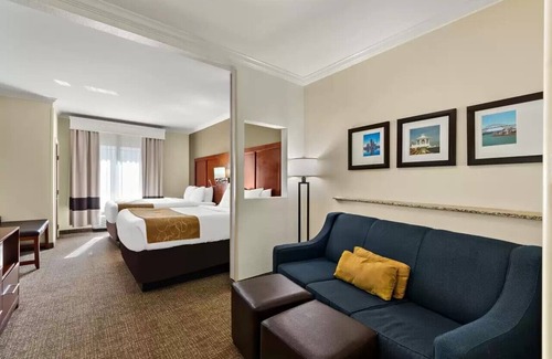 Central City Hotel | Comfort Suites Corpus Christi Central