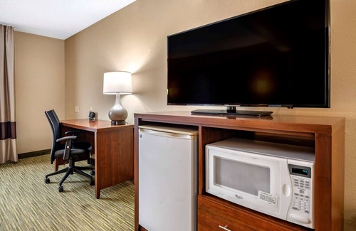 Elkhart Hotel | Comfort Suites Elkhart North