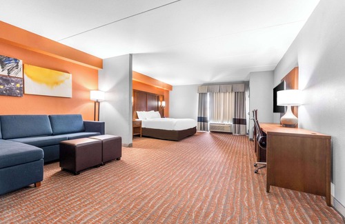 Jackson Hotel | Comfort Suites Jackson I-40