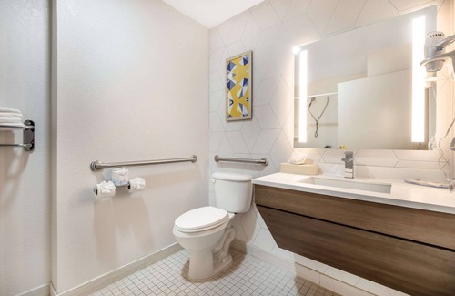 Buechel Hotel | Comfort Suites Louisville Airport