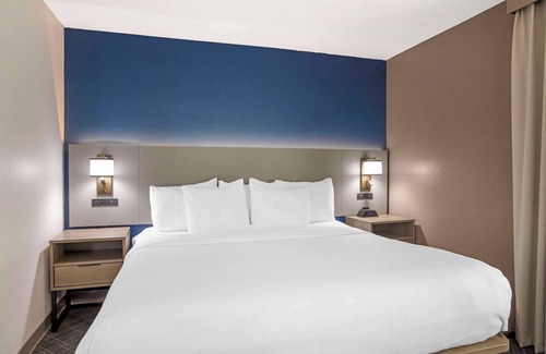 Donelson Hotel | Comfort Suites Nashville Airport - BNA