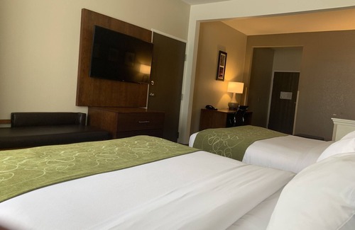Peoria Hotel | Comfort Suites Peoria I-74