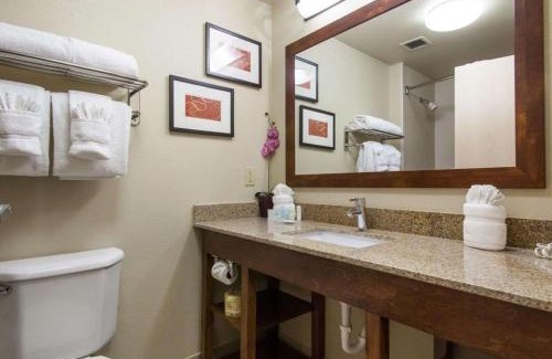 Tulsa Hotel | Comfort Suites Tulsa Central