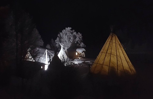 Montcel RV Rental | Comfort teepee 2 to 6 people