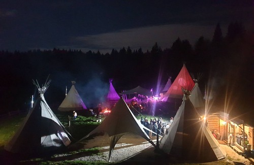 Montcel RV Rental | Comfort teepee 2 to 6 people