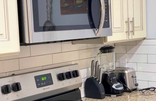 Doctors Inlet House | Comfort Zone Palace Inn