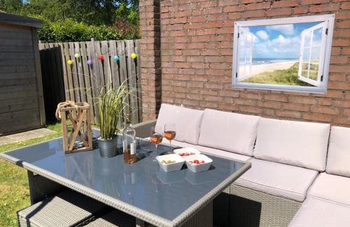 Warmenhuizen House | Comfortabel 6-persoons huisje nabij strand, bos, duinen en stad