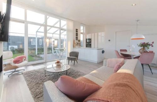 Wemeldinge House | Comfortabel en modern ingericht huis met uitzicht op het landschap 73