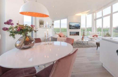 Wemeldinge House | Comfortabel en modern ingericht huis met uitzicht op het landschap 73