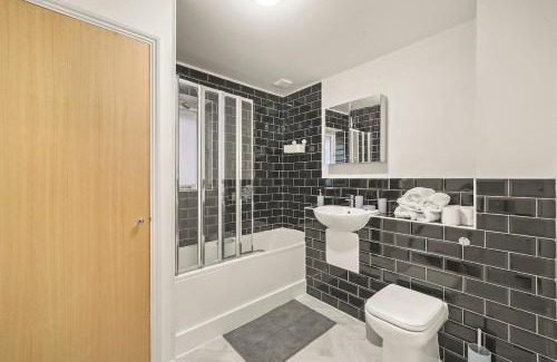 Woolwich Apartment | Comfortable 2-Bed Flat, Free Parking, near Excel