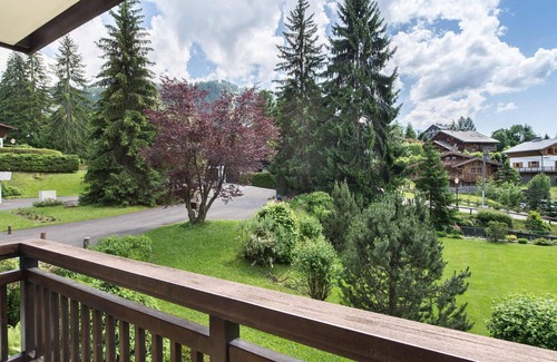Megeve Apartment | Comfortable 2-Bedroom Apartment in Megève Rochebrune - Balcony, Garage, Wifi & Ski Locker
