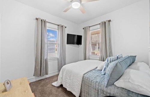 Detroit - Shoreway House | Comfortable 2-Bedroom House In Cleveland 1330