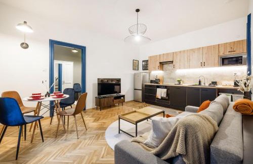 Csarnok negyed Apartment | Comfortable 2BR for Work or Leisure Stay
