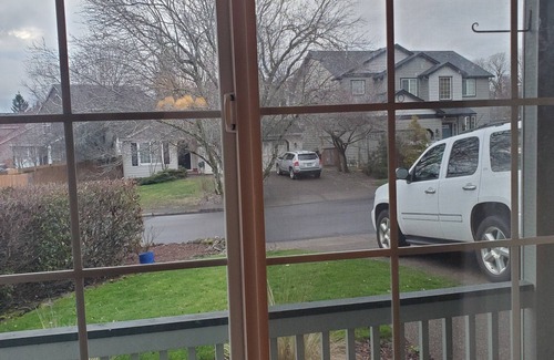 Washougal House | Comfortable 3-bedroom house in superb Washougal with WiFi, clubhouse with pool.