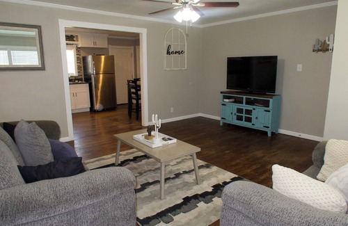 Monahans House | Comfortable 4-Sleep