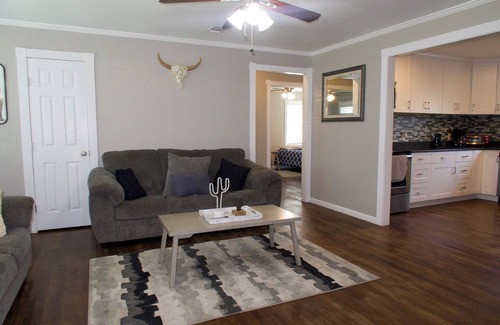 Monahans House | Comfortable 4-Sleep