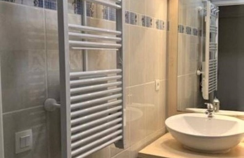 Esquieze-Sere Apartment | Comfortable apartment in the heart of the mountains Mountain view II Wifi