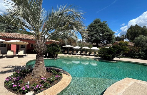 Carros Villa | Comfortable air-conditioned villa with private garden, swimming pool