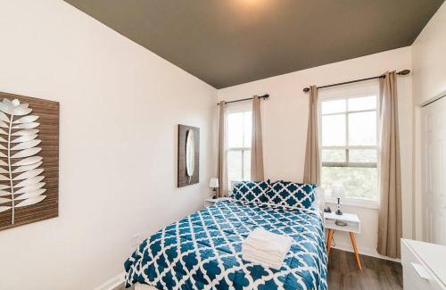 Manchester Apartment | Comfortable and Walkable - Off-Street Parking