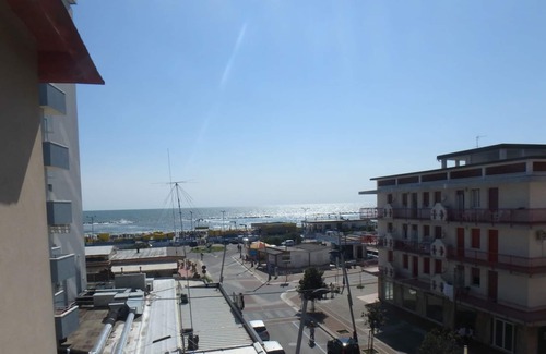 Lido di Pomposa Apartment | Comfortable apartment in the center with air coditioning and sea view balcony