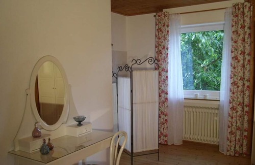 Hallenberg Apartment | Comfortable apartment with three bedrooms and a living room
