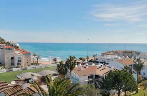 Sitges Apartment | Comfortable apartment with beautiful views of the beach of Aiguadolç