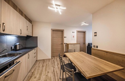 Predazzo Apartment | Comfortable Apartment “Vacanze Arcobaleno - Azzurro” with Mountain View