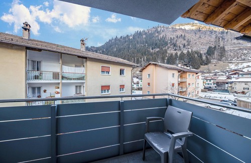Predazzo Apartment | Comfortable Apartment “Vacanze Arcobaleno - Azzurro” with Mountain View