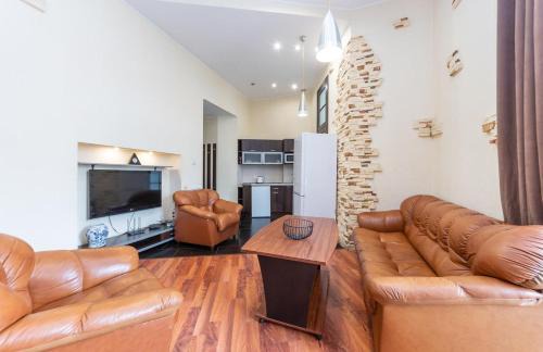 Verkhnie Misto Apartment | Comfortable Apartment on Mikhaylovskiy lane