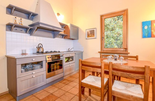 Gavardo Apartment | Comfortable Apartment Vittorio in Agriturismo Colleincanto
