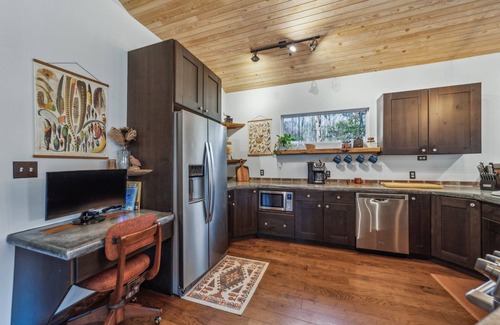 Hendersonville Cabin | Comfortable cabin near wineries~hiking~Hendersonville