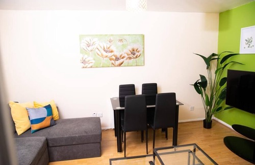 Haselbury Apartment | Comfortable, clean, homely apartment near Tottenham Stadium and local amenities