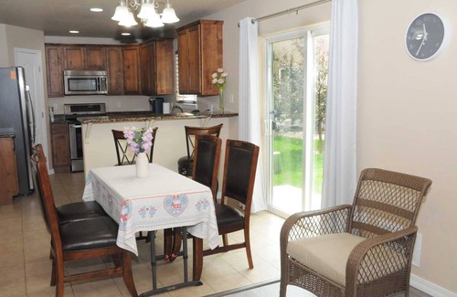 Stetson Hills House | Comfortable & Convenient by-the-month Corner Lot House