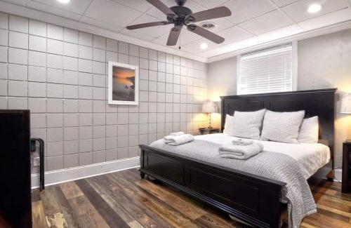 Statesboro House | Comfortable Cottage on the Blue Mile - Close to GSU!