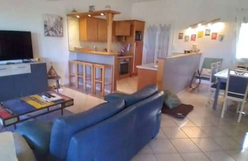 Santa-Maria-Poggio Villa | Comfortable detached house close to the beach with quiet garden