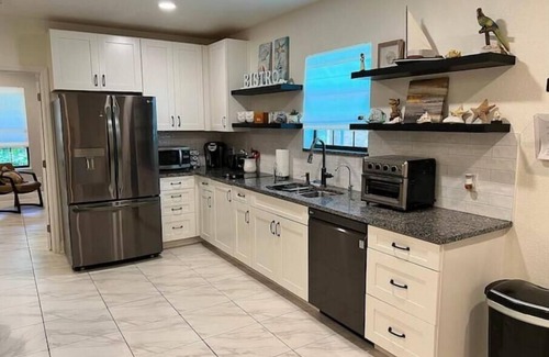 Altamonte Springs House | Comfortable Guest Suite in Altamonte Springs - Large Pool