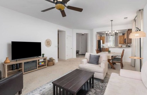 Dayton House | Comfortable Golf Retreat – Perfect for 30-60 Days