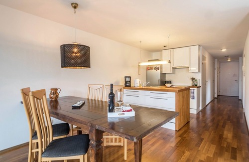 Bregenz Apartment | Comfortable Holiday Apartment "Felix" with Balcony, Wi-Fi & TV