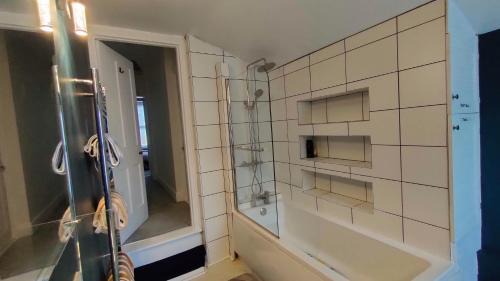 Gillingham House | Comfortable Home Away From Home