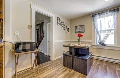 East Hartford House | comfortable home away from homenn