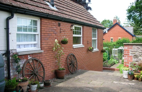 Hay on Wye Apartment | Comfortable, pet friendly accommodation a short walk from Hay-on-Wye.